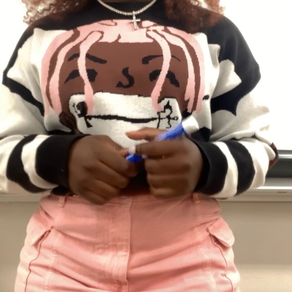 Black and White Graphic Sweatshirt - Picture 4 of 5